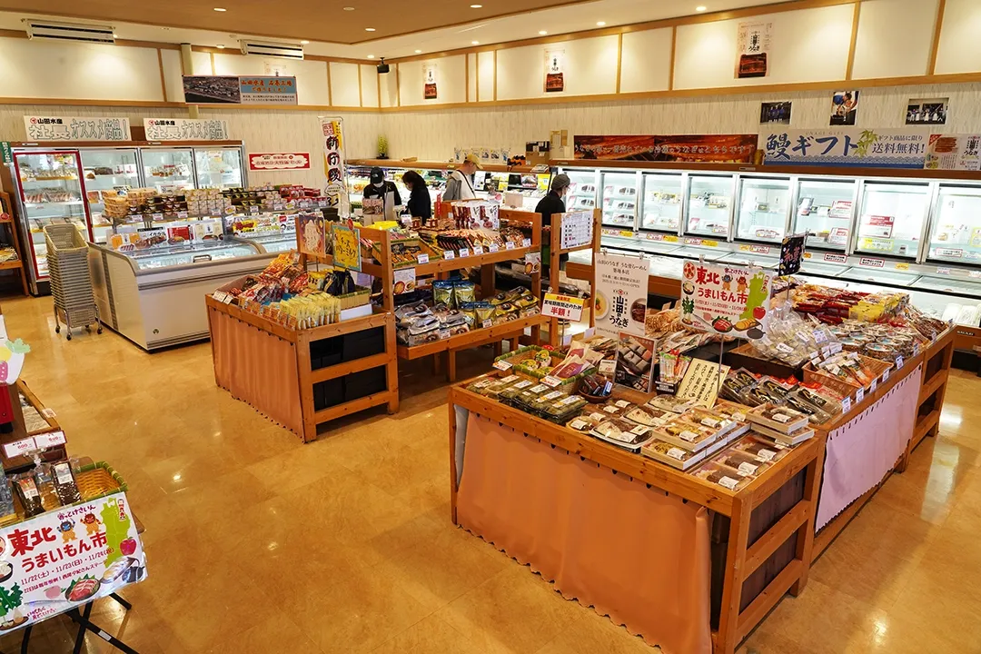うなぎ弁当やさばカツ弁当の売場風景